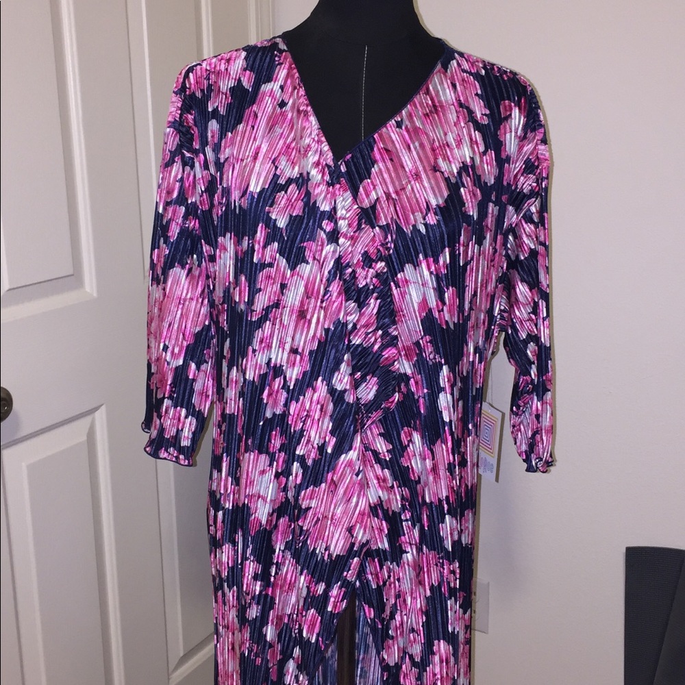 Floral Medium Shirley